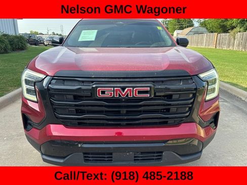 Used 2025 GMC Terrain Elevation w/ Elevation Premium Package AWD/4WD image 2