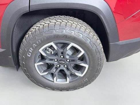New 2027 Chevrolet Equinox ACTIV w/ LPO, Floor Liner Package AWD/4WD image 26