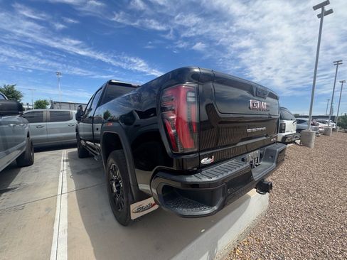 Used 2024 GMC Sierra 3500 AT4 w/ AT4 Premium Plus Package AWD/4WD image 3