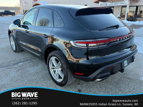 Used 2022 Porsche Macan w/ Premium Package Plus image 3