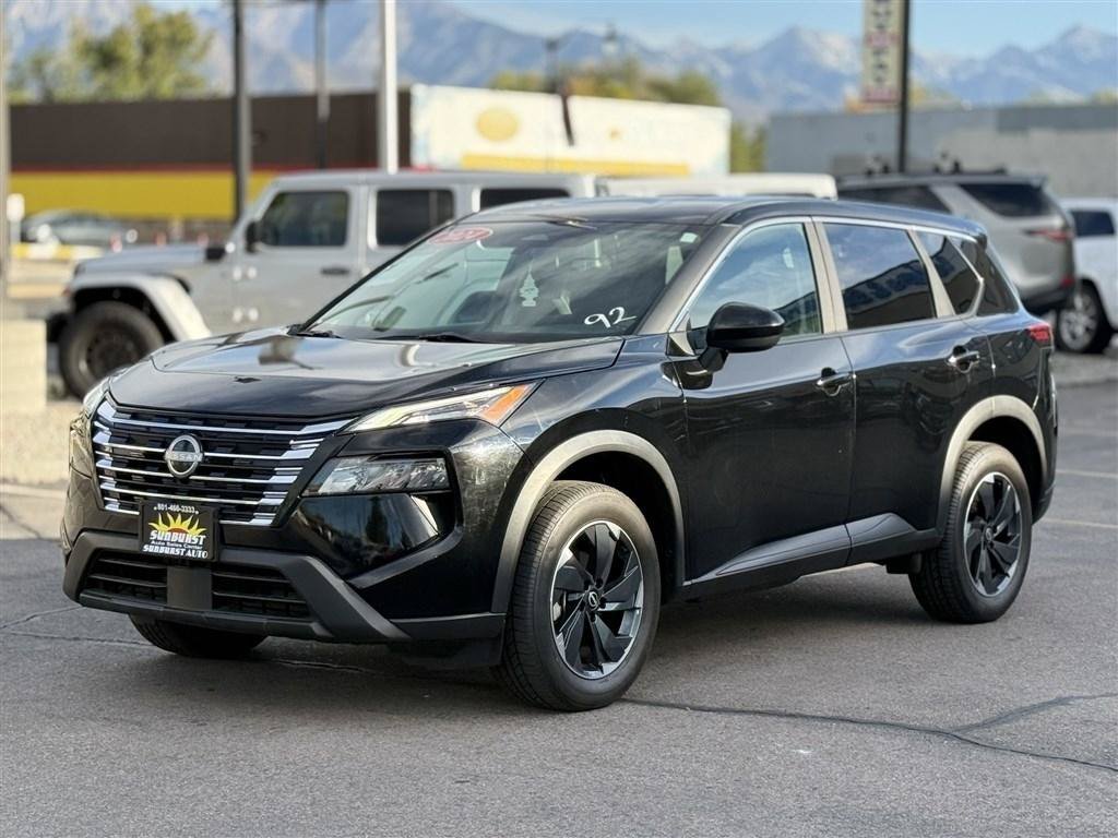 Used 2024 Nissan Rogue SV AWD/4WD image 3