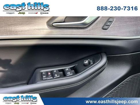 Certified 2024 Jeep Grand Cherokee Limited w/ Black Appearance Package image 20