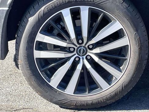 Used 2024 Nissan Pathfinder Platinum w/ Cargo Package image 13