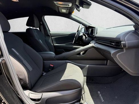 Certified 2026 Hyundai Elantra Sport FWD image 18