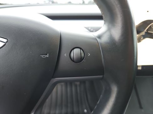 Used 2018 Tesla Model 3 Long Range image 21