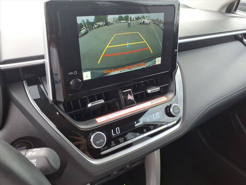 Used 2025 Toyota Corolla Cross XLE w/ Convenience Package AWD/4WD image 37