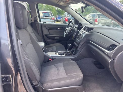 Used 2016 Chevrolet Traverse LT w/ Style and Technology Package AWD/4WD image 18