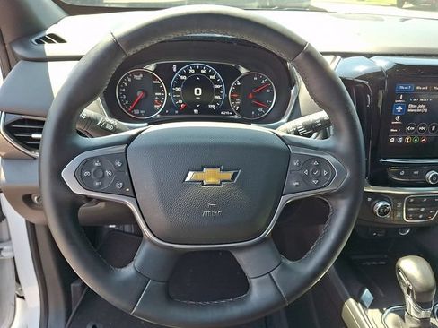 Used 2023 Chevrolet Traverse Premier FWD image 15
