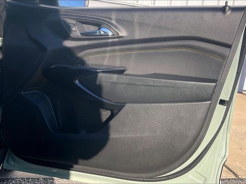 Used 2025 Chevrolet Trax ACTIV image 28