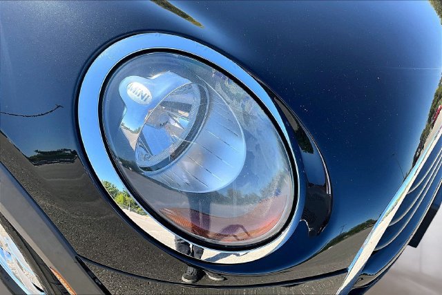 Used 2018 MINI Cooper 2-Door Hardtop FWD image 21