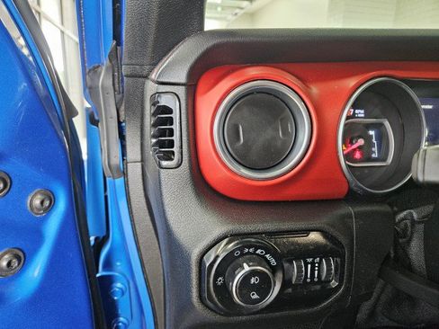 Used 2020 Jeep Gladiator Rubicon AWD/4WD image 27
