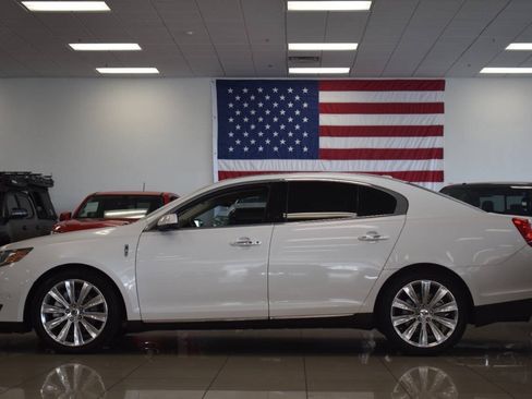 Used 2013 Lincoln MKS AWD image 16