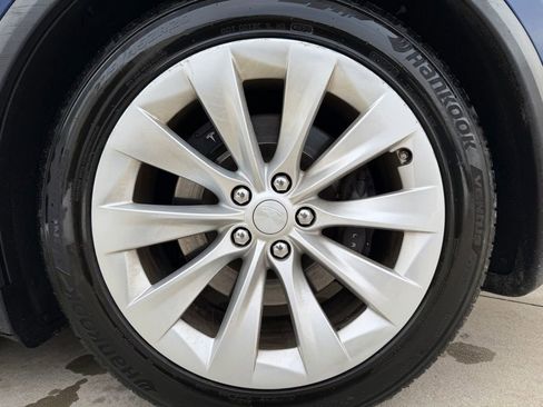 Used 2016 Tesla Model X 90D image 30