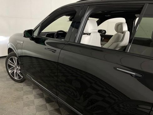 New 2026 Cadillac Vistiq Premium Luxury w/ LPO, Floor Liner Package AWD/4WD image 34