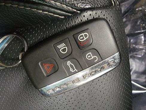 Used 2019 Land Rover Range Rover Velar R-Dynamic SE image 49