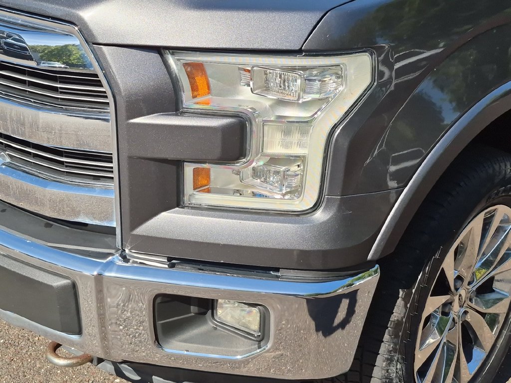 Used 2016 Ford F150 Lariat w/ Equipment Group 502A Luxury AWD/4WD image 3