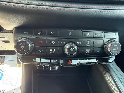 Used 2024 Dodge Durango GT AWD/4WD image 19