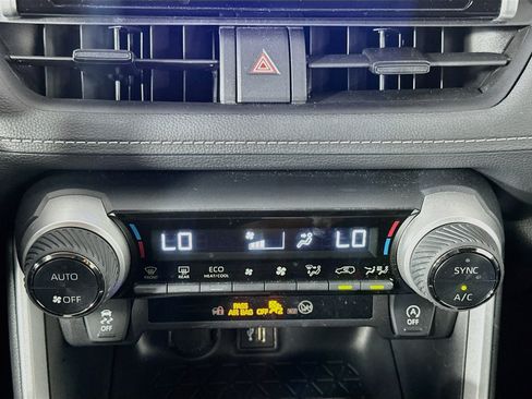 Used 2025 Toyota RAV4 XLE FWD image 24