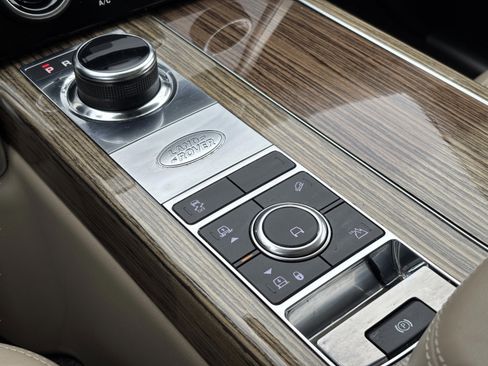 Used 2019 Land Rover Range Rover HSE image 13
