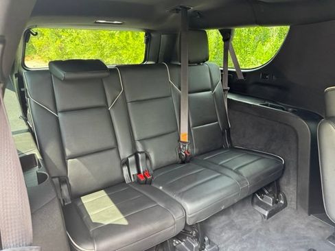 Used 2021 Cadillac Escalade ESV Premium Luxury w/ LPO, Radiant Package AWD/4WD image 19