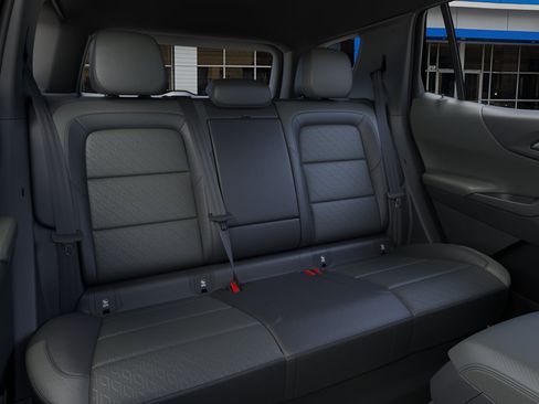 New 2026 Chevrolet Equinox LT w/ Convenience Package II FWD image 17
