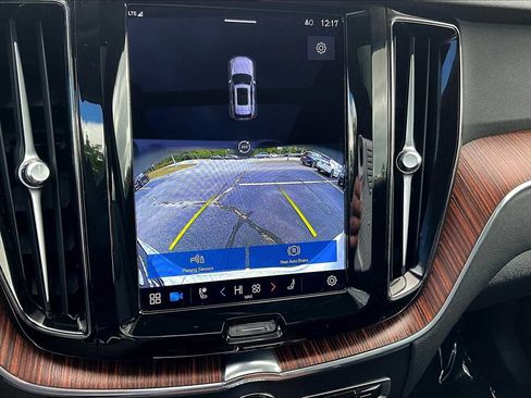 Certified 2023 Volvo XC60 B5 Plus w/ Protection Package Premier image 27