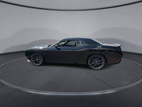 Used 2022 Dodge Challenger R/T w/ Blacktop Package RWD image 5