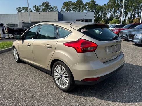 Used 2017 Ford Focus Titanium FWD image 9