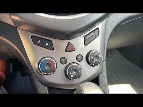 Used 2016 Chevrolet Sonic LT w/ Wheels and Fog Lamp Package FWD image 18