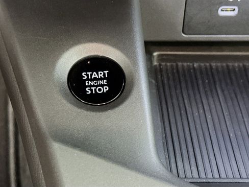 Used 2026 Nissan Sentra SR w/ Floor Mat Package FWD image 20