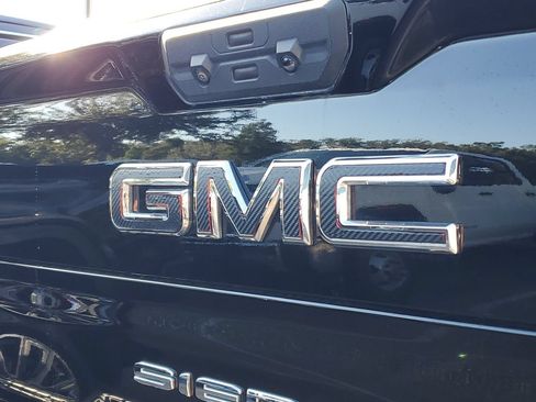 Used 2023 GMC Sierra 1500 AT4 w/ AT4 Premium Package AWD/4WD image 6