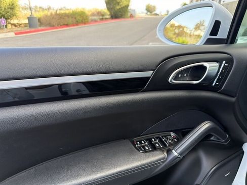Used 2015 Porsche Cayenne S AWD/4WD image 32