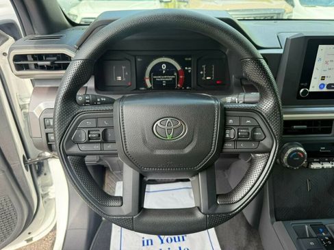 Used 2026 Toyota Tacoma SR5 RWD image 5
