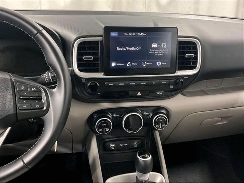 Used 2023 Hyundai Venue SEL image 18