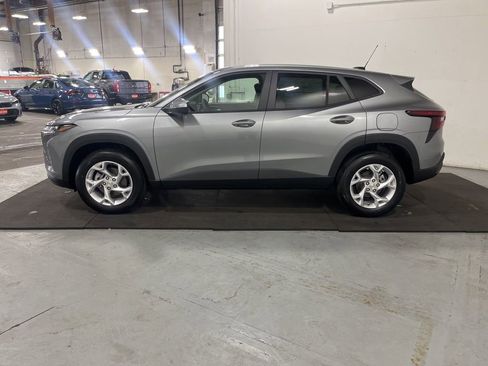 New 2026 Chevrolet Trax LS image 4