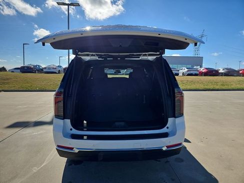 New 2026 Chevrolet Suburban LS RWD image 26