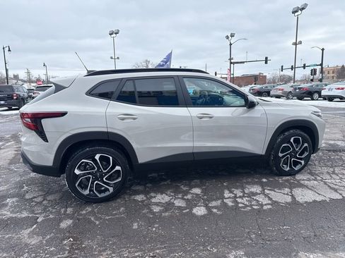 Used 2026 Chevrolet Trax RS w/ Sunroof Package image 7