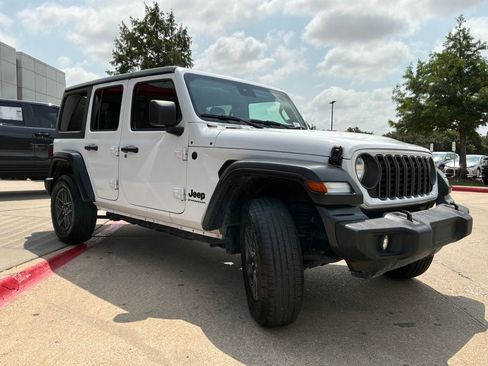 Used 2025 Jeep Wrangler Unlimited Sport AWD/4WD image 4