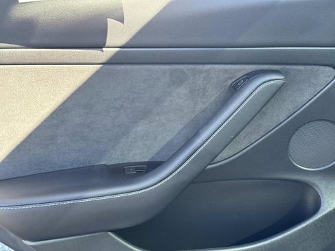 Used 2023 Tesla Model 3 Standard Range image 12