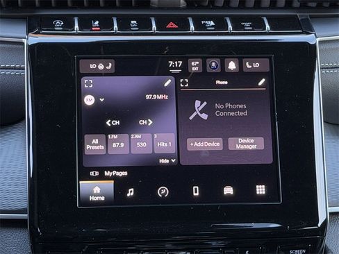 New 2025 Jeep Grand Cherokee Altitude image 15