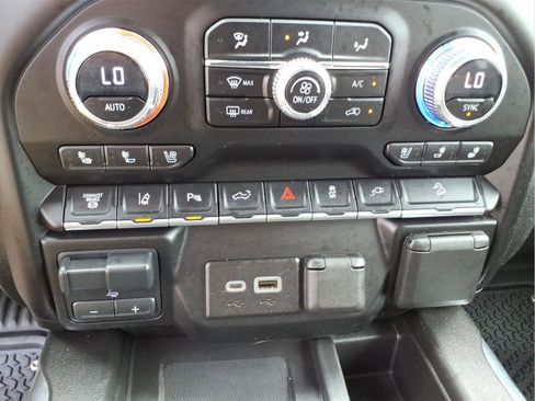 Used 2023 GMC Sierra 2500 AT4 w/ AT4 Preferred Package AWD/4WD image 21