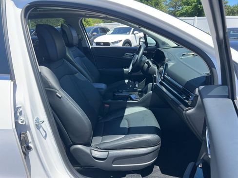 Used 2025 Kia Sportage EX w/ Premium Package FWD image 35