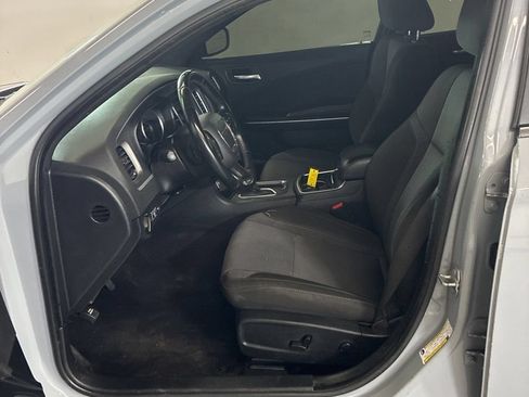 Used 2022 Dodge Charger SXT RWD image 5