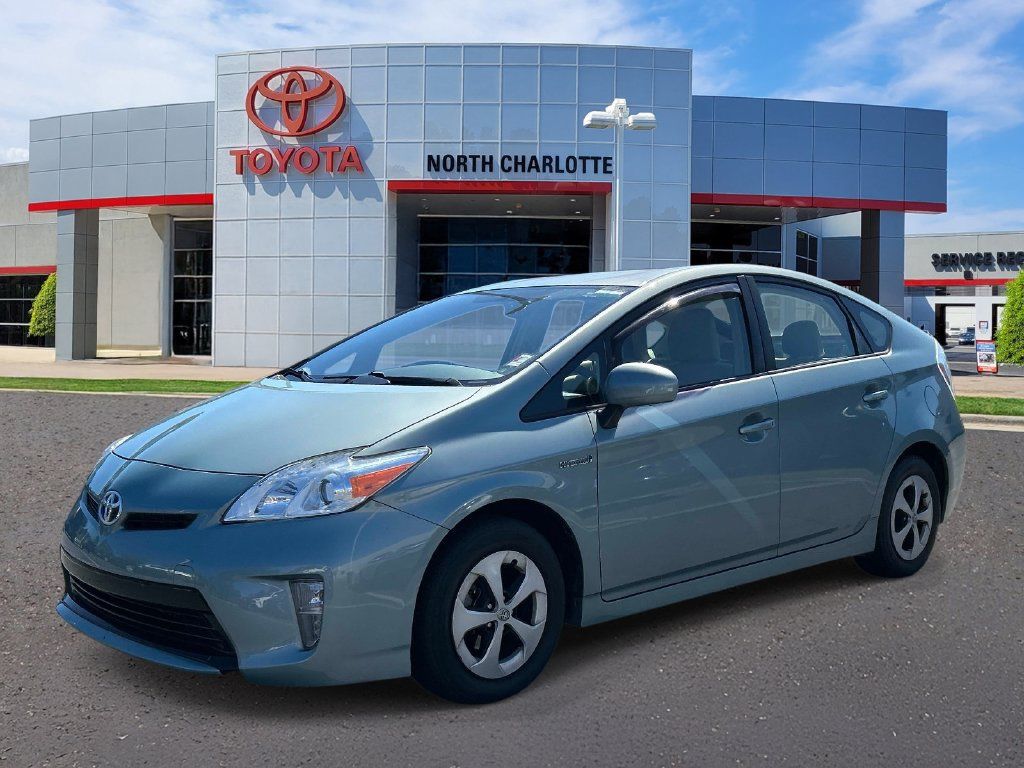 Used 2015 Toyota Prius Two FWD image 3