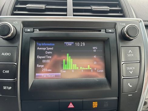 Used 2017 Toyota Camry LE image 19