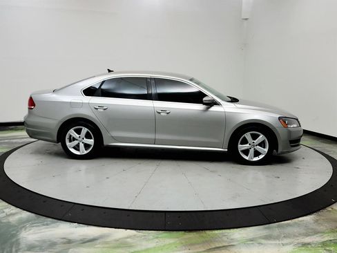 Used 2013 Volkswagen Passat 2.5 SE FWD image 4