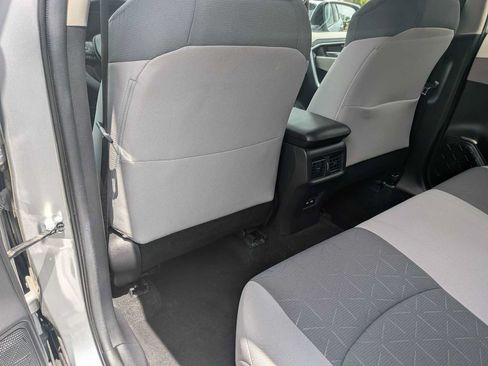 Used 2021 Toyota RAV4 XLE FWD image 17