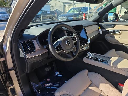 New 2026 Volvo XC90 B6 Ultra w/ Lounge Package image 18