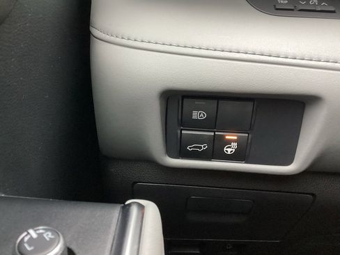 Used 2020 Toyota Highlander Limited image 22