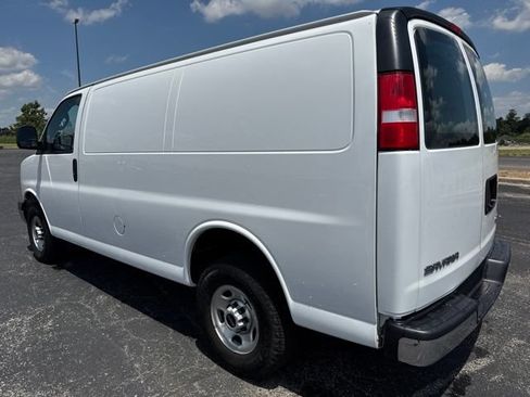 Used 2022 GMC Savana 2500 w/ Driver Convenience Package RWD image 4